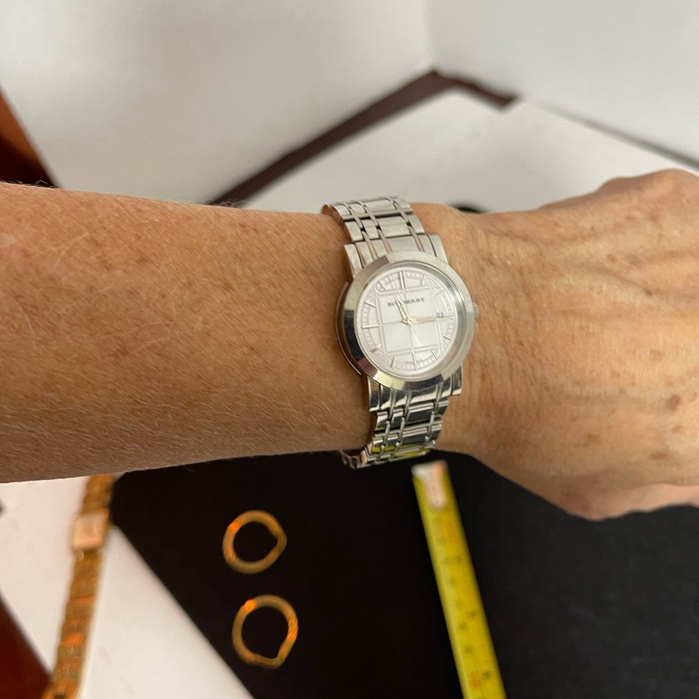 Burberry silver heritage stainless steel watch - Picture 4 of 4